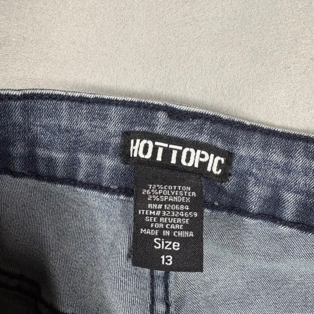 Hot Topic Women Blue Acid Wash Grommet Strap Flare Jeans Y2K Mall Goth Size 13 - Picture 4 of 6